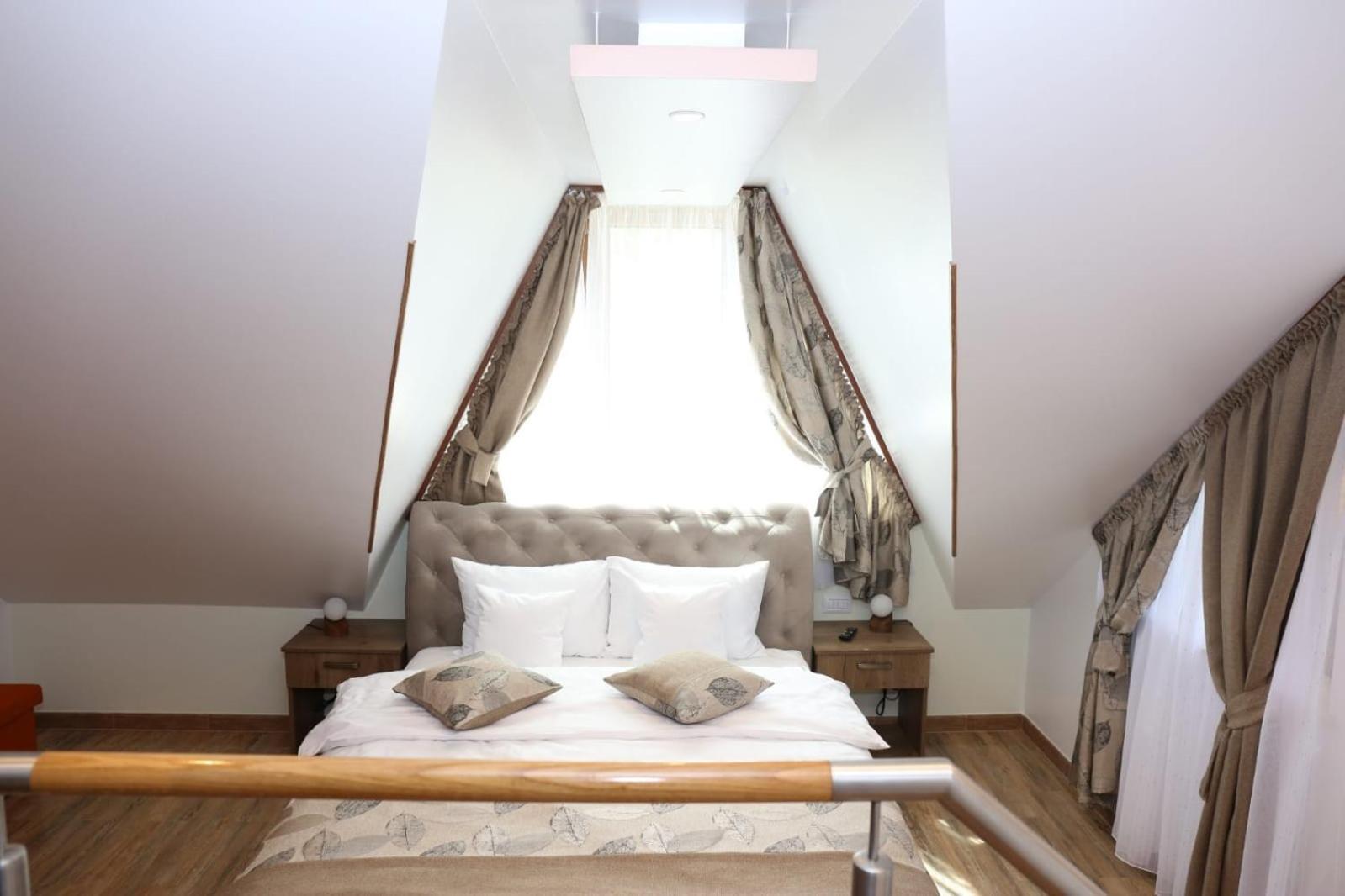 Casa Stefandra Hotel Breaza  Luaran gambar